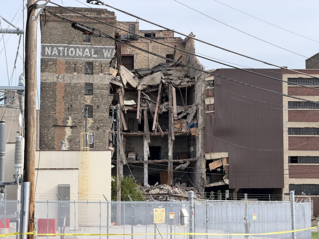 Partially collapsed building at 531 S. Water St. Photo by Jeramey Jannene.