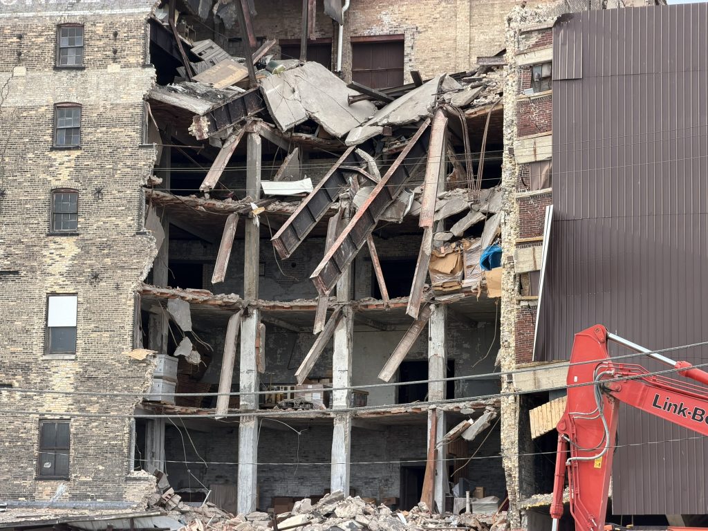 Damaged National Warehouse building at 531 S. Water St. Photo by Jeramey Jannene.