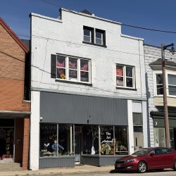 2654-2658 S. Kinnickinnic Ave. Photo by Jeramey Jannene.