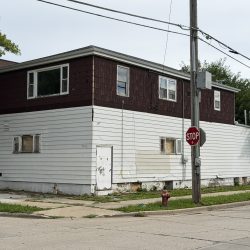2872 S. 8th St. Photo by Jeramey Jannene.
