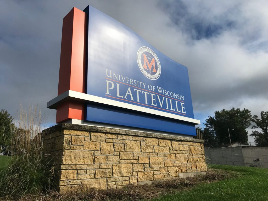 A sign on UW-Platteville’s campus. Miranda Suarez/WPR