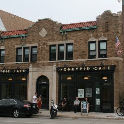 Photo taken July 30th, 2021 by Jeramey Jannene. All Rights Reserved. — Bay View Building (Honeypie Cafe)