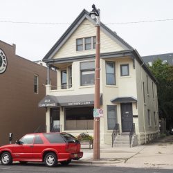 2327-2329 N. Murray Ave. Photo by Jeramey Jannene.