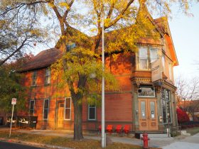 338-340 W. Reservoir Ave. Photo by Jeramey Jannene.