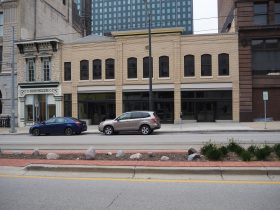 627-637 N. Broadway. Photo by Jeramey Jannene.