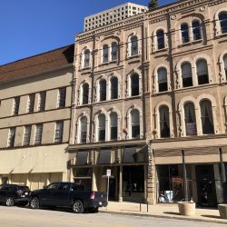 612 N. Broadway. Photo by Jeramey Jannene.
