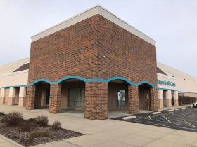 Aurora Health Care at 5818 W. Capitol Dr. Photo by Jeramey Jannene.