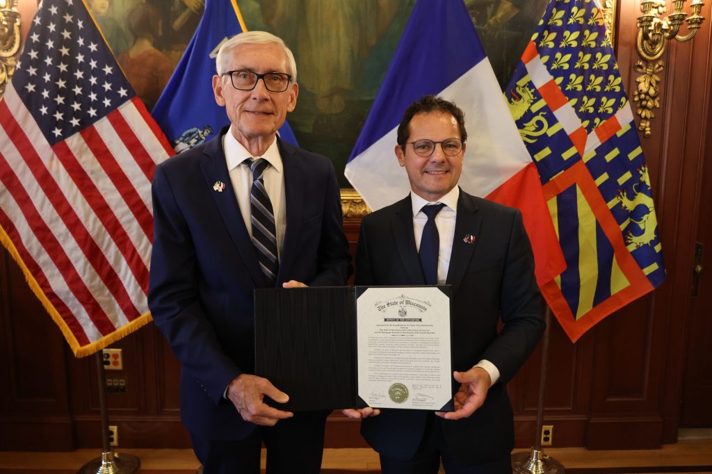 Gov. Evers and President Durain sign MOU to establish a sister-state relationship between Wisconsin and the BFC region in France. Photo from the Office of the Governor.