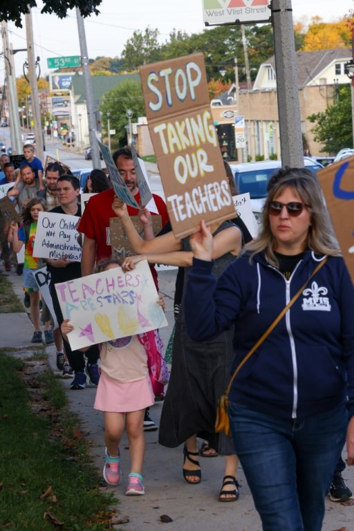 Parents, staff and students of the Milwaukee French Immersion School participate in a protest against staffing cuts at the Milwaukee French Immersion School. (Photo by Jonathan Aguilar / Milwaukee Neighborhood News Service / CatchLight Local)