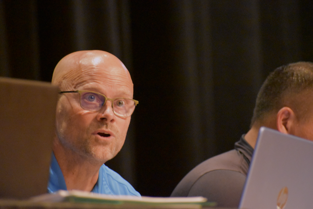 Wisconsin Rapids Mayor Matt Zacher speaks to residents of the city, as they discuss the future of a proposed data center at a meeting in August 2026. Avery Martinez/WPR