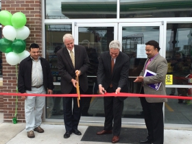 (L-R): Rick Walia, Mayor Tom Barrett, Alderman Robert Bauman, Jay Walia at groundbreaking of a new BP gas station on 27th and St. Paul.