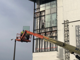Glass Lift