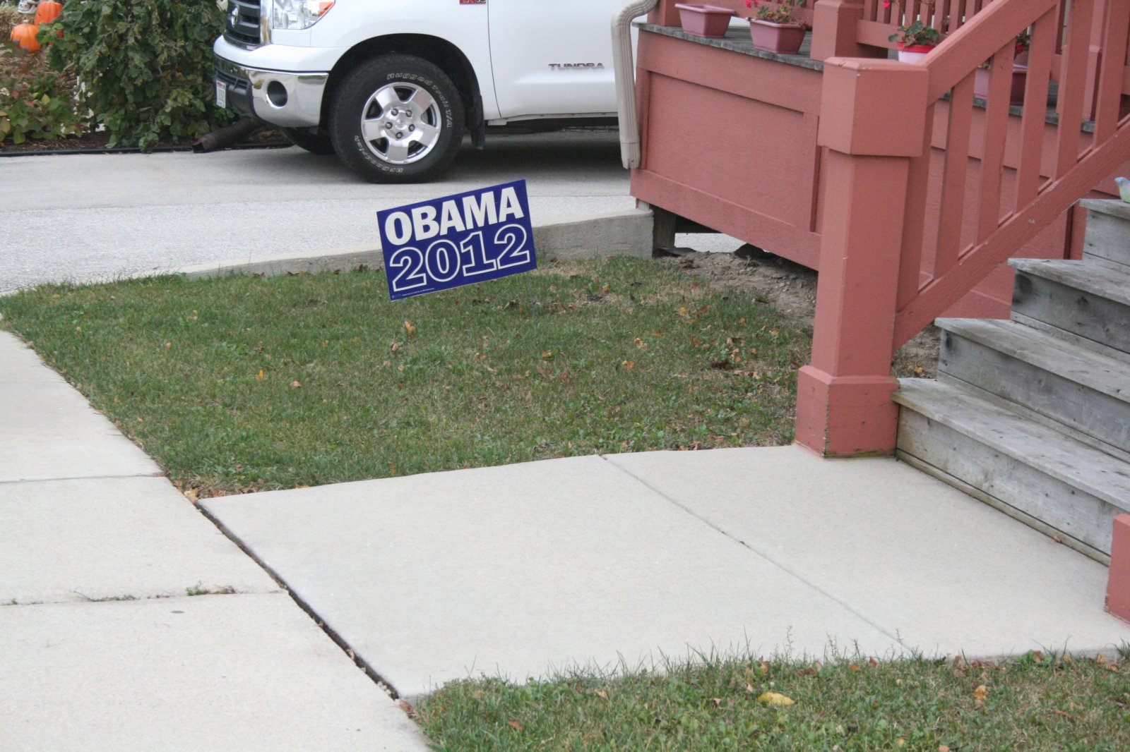 Obama 2012 Sign in Front of Marina Dimitrijevic's House