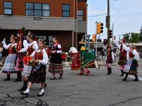 Syrena Polish Folk Dance Ensemble  at the 2023 Humboldt Park Independence Day Parade