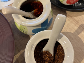 Five Ingredients With A Foodie: Ni Ni and NyoNyo Lin