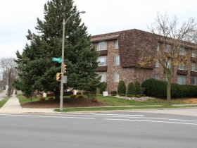 931 E. Russell Ave. Apartments