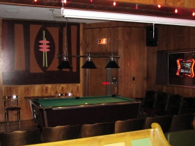 Lee's Luxury Lounge