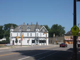 KK Landmark: Kneisler's White House Tavern