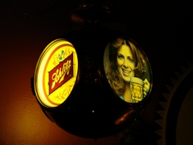 Schlitz Sign.