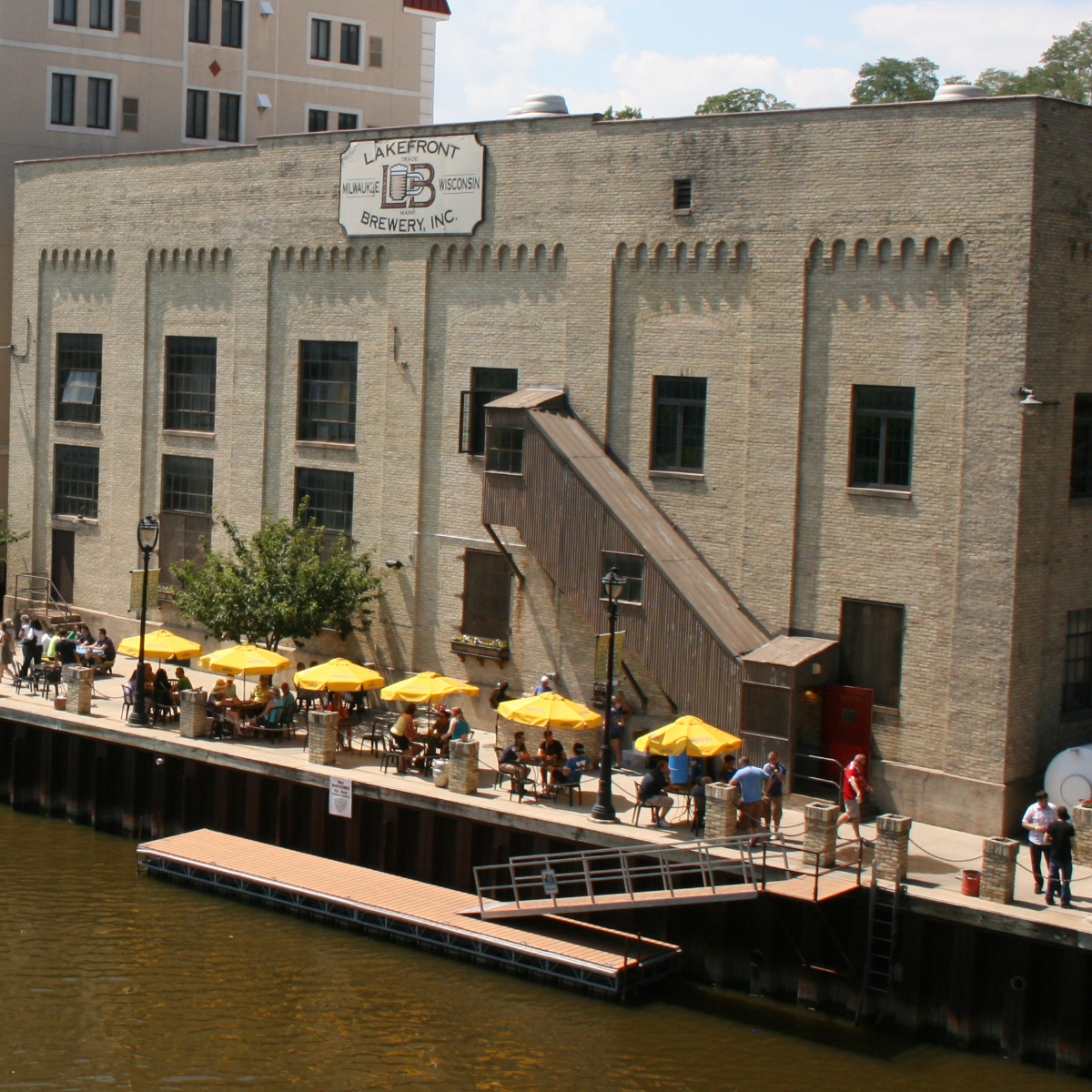 Plenty of Horne: Brady Street BID Expands Boundaries?