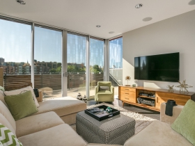 851 E. Reservoir Ave.