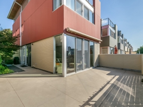 851 E. Reservoir Ave.