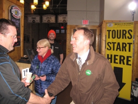 Chris Larson [r]