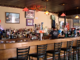 Upper bartop