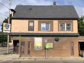 Ollie's, 100 W. Maple St.