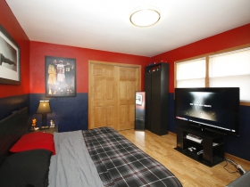 Upper bedroom 2