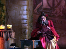 Carmen, Laurel Semerdjian.