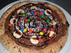 Carini's La Conca d'Oro: Nutella Pizza with M&Ms and banana