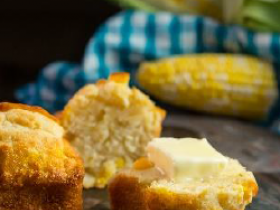 Big Daddy's Brew and Que - Honey-Dipped Corn Bread