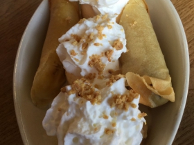 Fried banana with ice cream