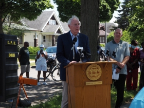 Mayor Tom Barrett