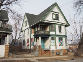 352 W. Meinecke Ave.