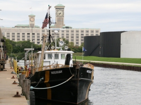 R/V Neeskay
