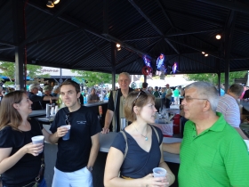 Mayor Tom Barrett serving up beers at Irish Fest.