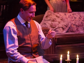 Rick Pendzich as the Gentleman Caller and Grace DeWolff as Laura.