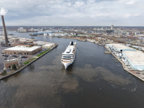 Viking Octantis Enters Inner Harbor