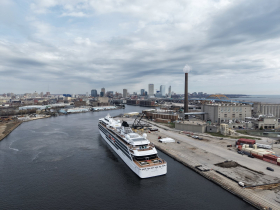 Viking Octantis Docking