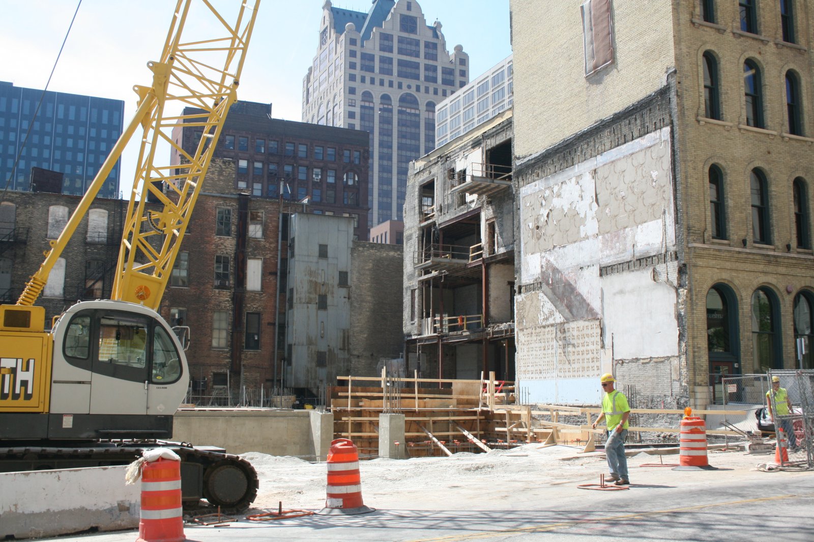 Friday Photos: Marriott Hotel Begins to Rise