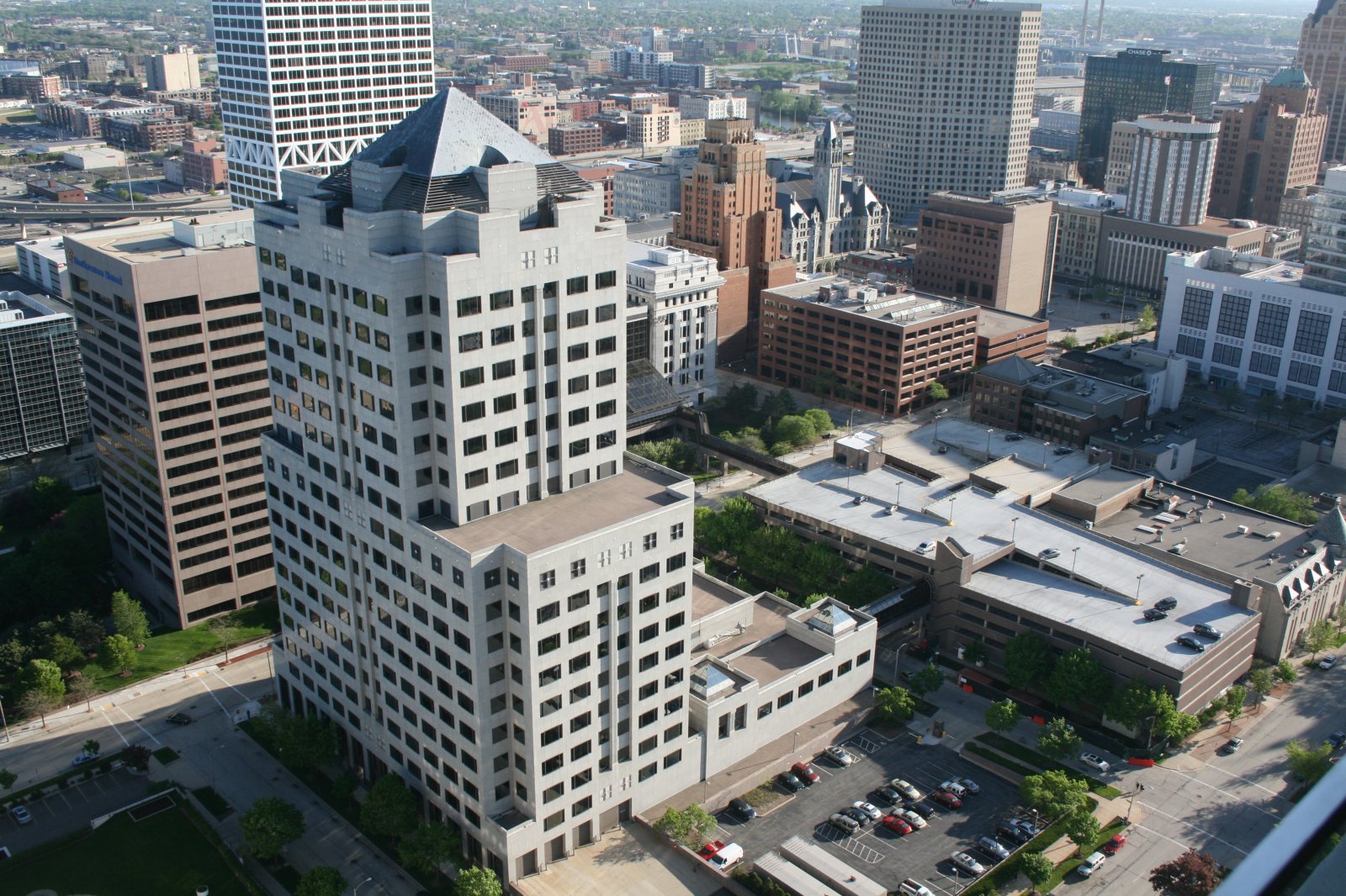 Eyes on Milwaukee: OnMilwaukee.com Moves Downtown