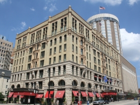Pfister Hotel