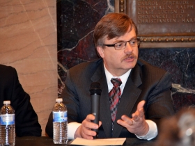 Commissioner Dahlberg explained how DNS stabilizes Milwaukee's foreclosed properties with board up practices.