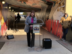 Susan Johnson unveiling Migration