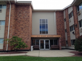 Jefferson Court Apartments, 419 E. Knapp St.