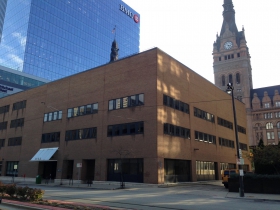 809 N. Broadway
