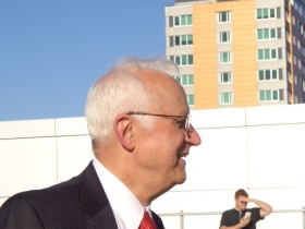 Dr. Hermann Viets