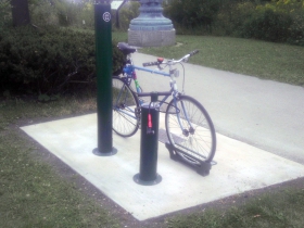Dero Fixit Public Bike Service Station